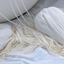 王梅的陪读性经历：情感与挑战的双重考验